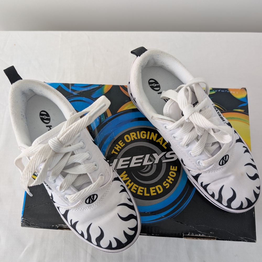 Heelys White and Black Sneakers